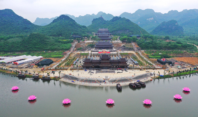 Du lịch chùa Tam Chúc